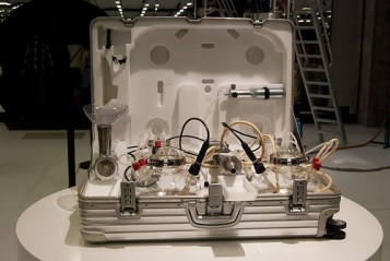 Delvoye, Cloaca portable.