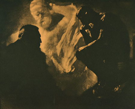 célèbre portrait de Rodin, où la mise en scène révèle la multiplicité des approches de la lumière,: modelé, contre-jour, positif/négatif etc..